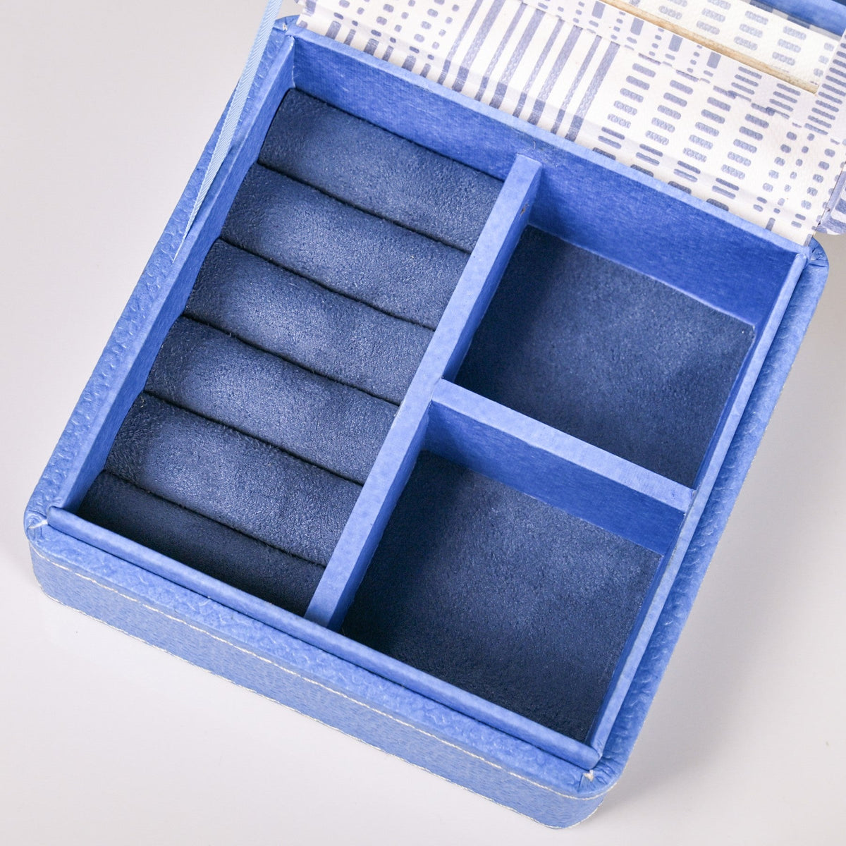 Dots And Dash Multi Section Jewellery Box With Mirror Nestasia