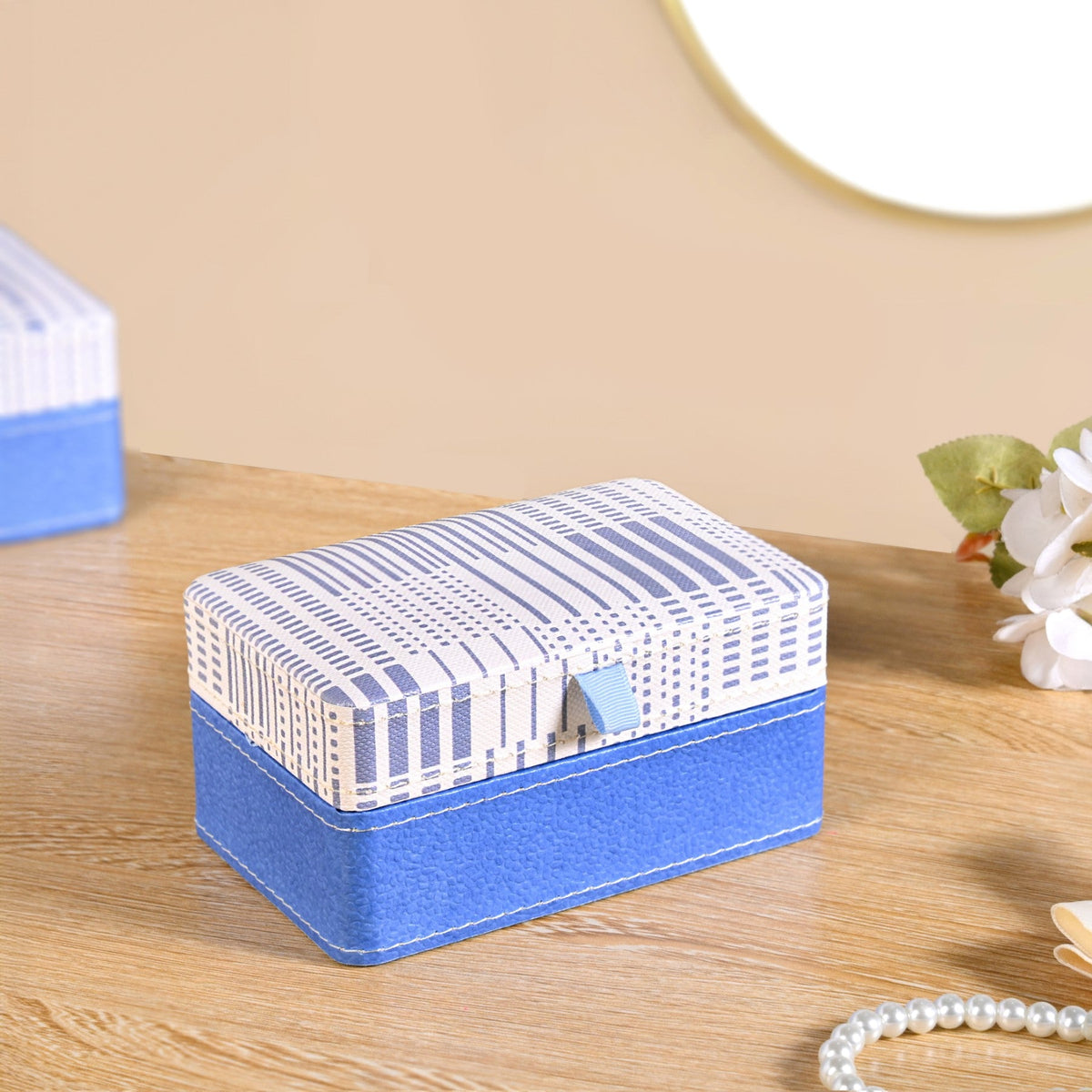 Dots And Dash Portable Jewellery Box With Mirror Nestasia