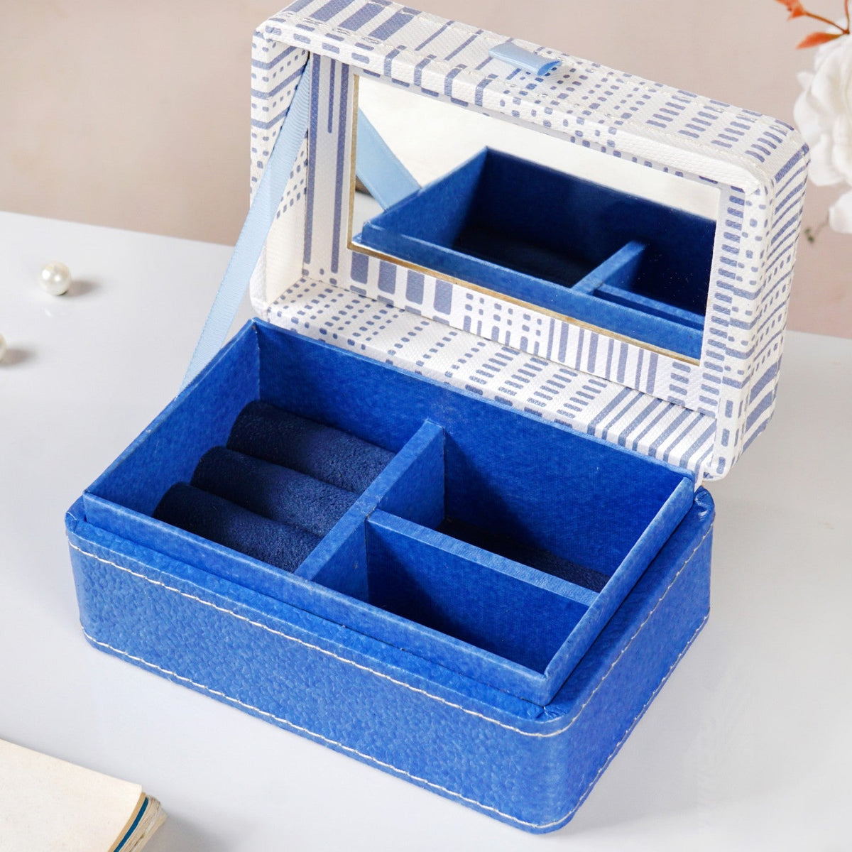 Dots And Dash Portable Jewellery Box With Mirror Nestasia