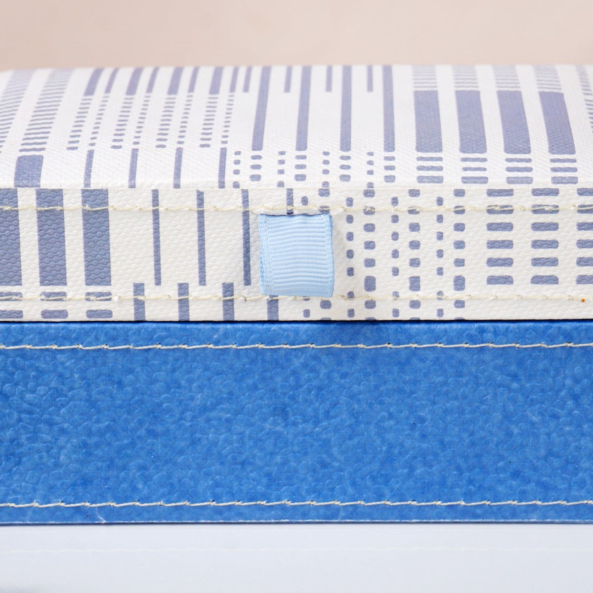 Dots And Dash Portable Jewellery Box With Mirror Nestasia