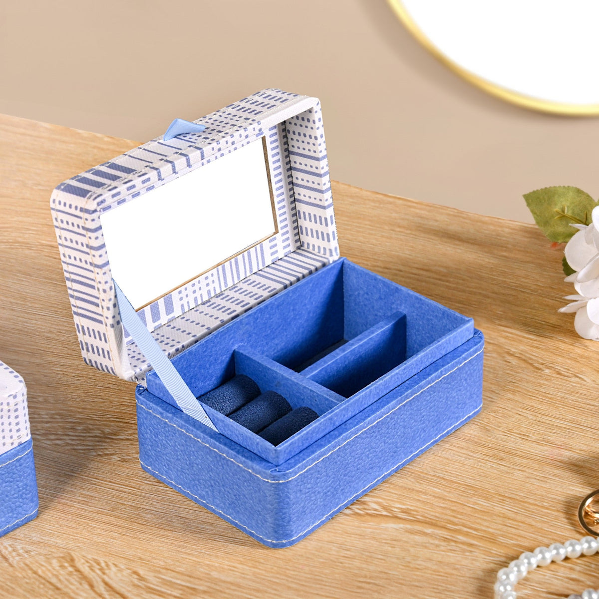 Dots And Dash Portable Jewellery Box With Mirror Nestasia