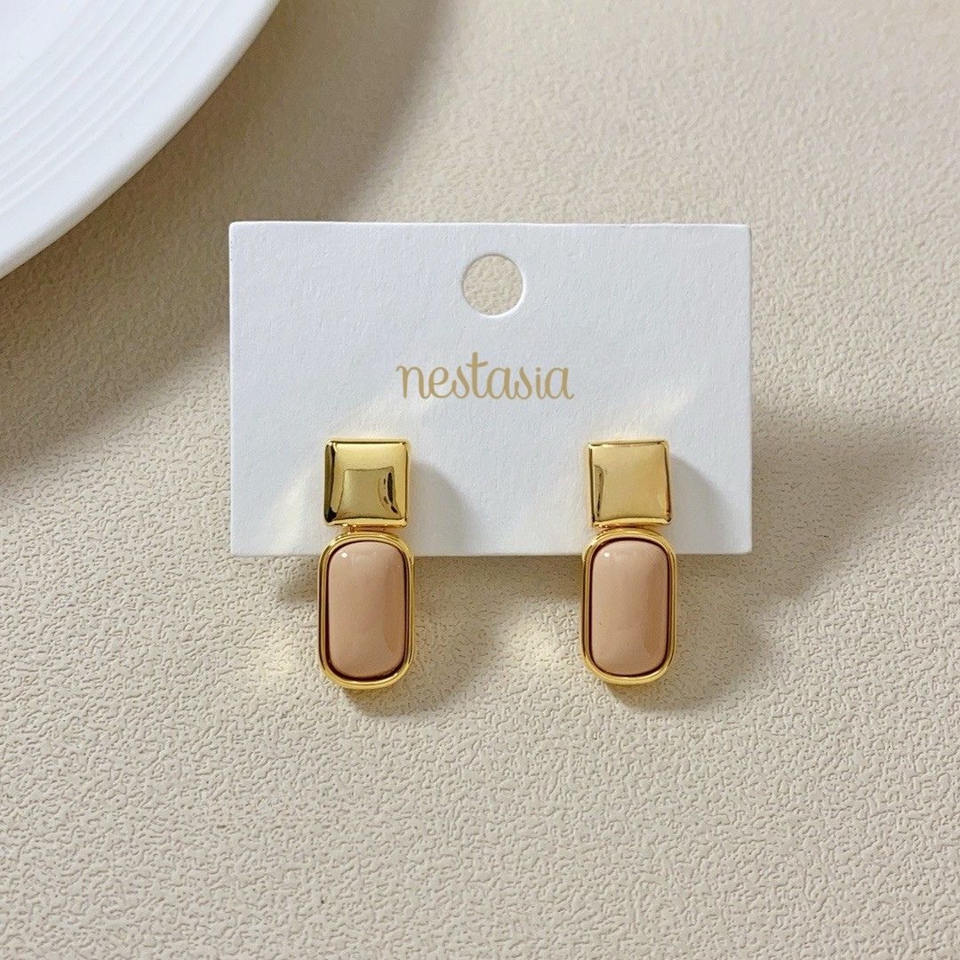 Soft Beige And Gold Earrings Nestasia