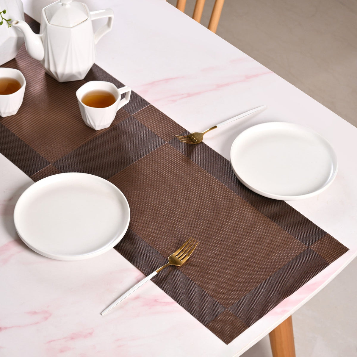 Dual Tone Reversible Table Runner Brown 180x30cm Nestasia