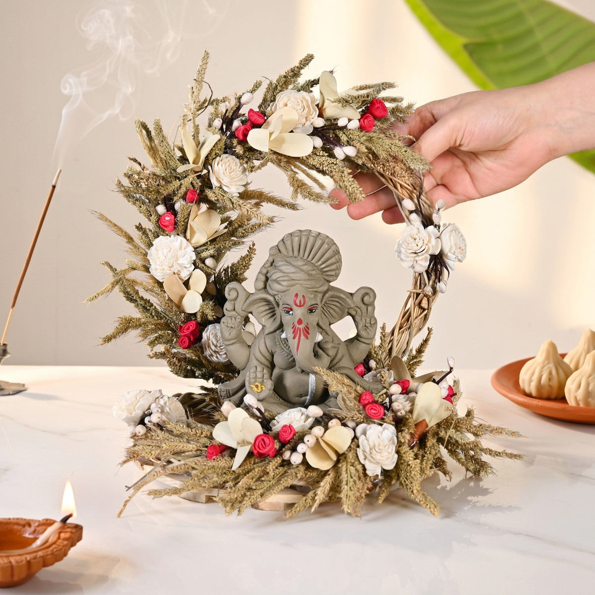 Sustainable Clay Ganapati Bappa Idol With Handmade Dried Flowers Backdrop Base Nestasia