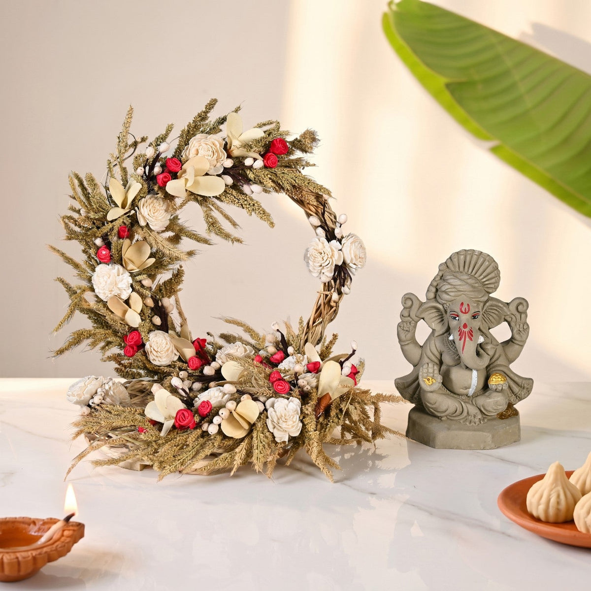 Sustainable Clay Ganapati Bappa Idol With Handmade Dried Flowers Backdrop Base Nestasia