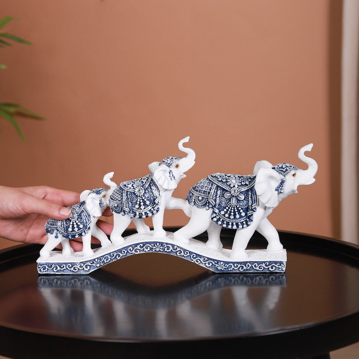 White Elephant Family Showpiece Nestasia