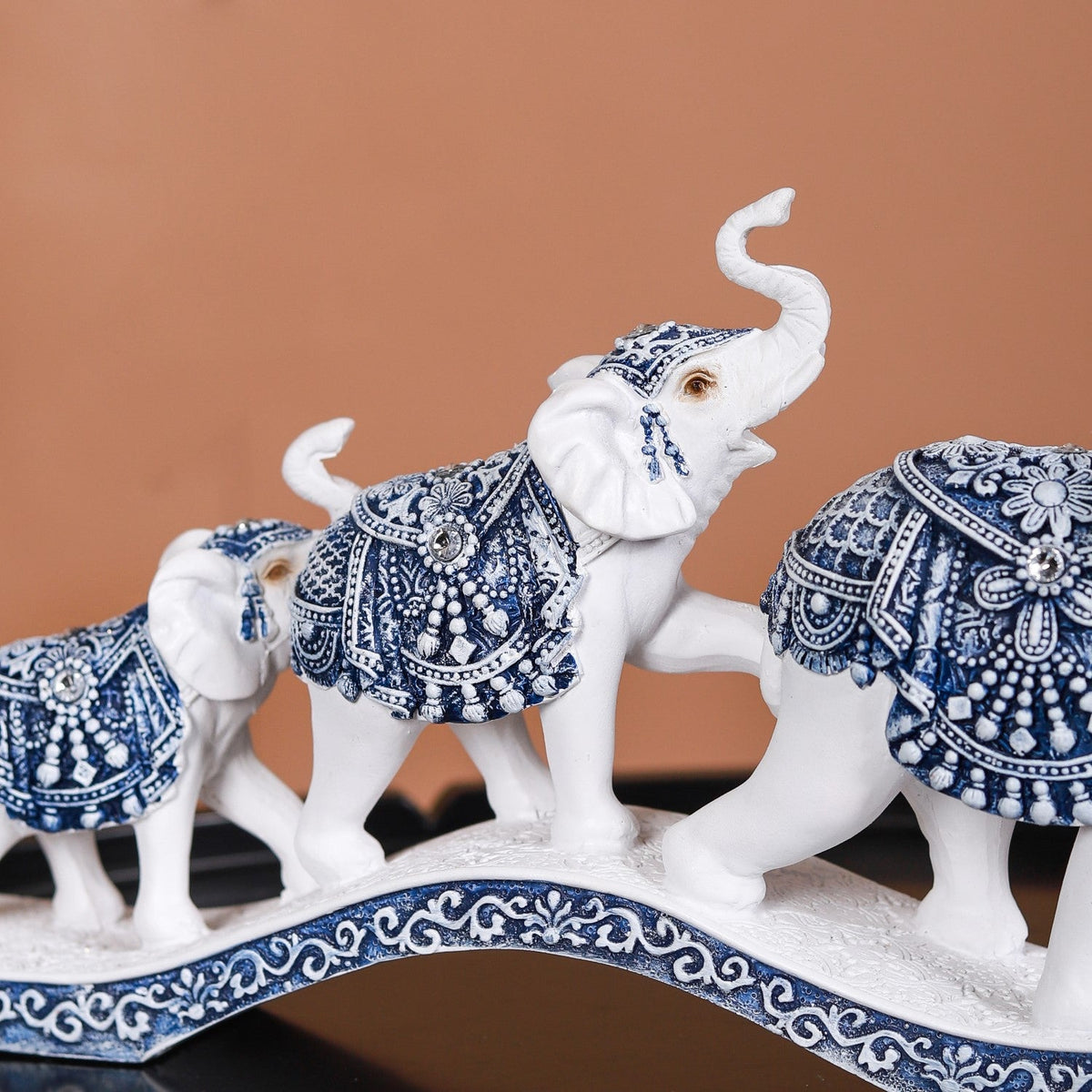 White Elephant Family Showpiece Nestasia