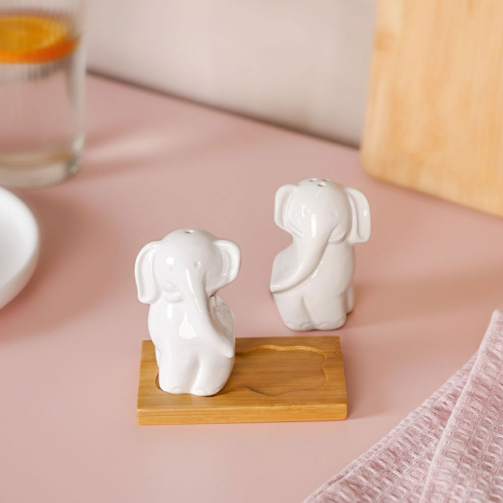 Elephant Salt And Pepper Shakers With Stand Nestasia