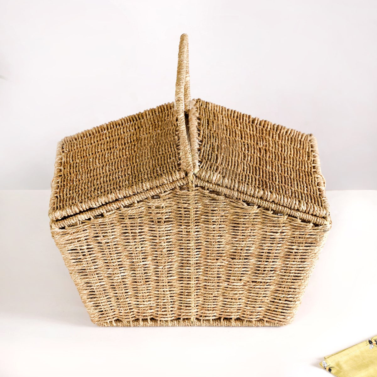 Farmhouse Eco Friendly Picnic Basket Nestasia