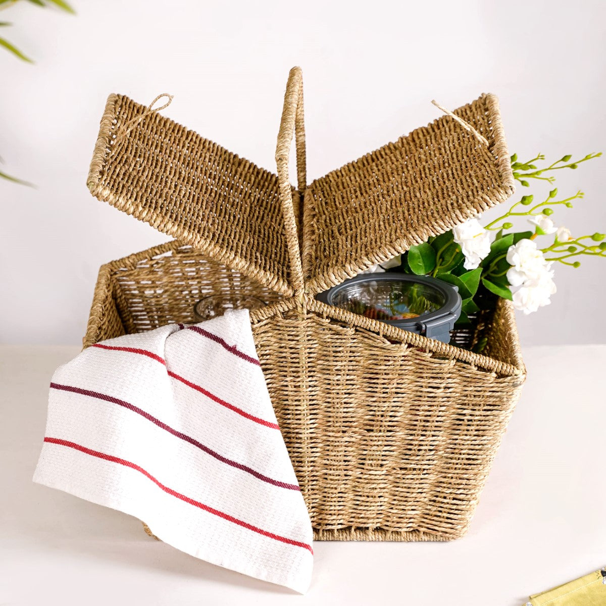 Farmhouse Eco Friendly Picnic Basket Nestasia