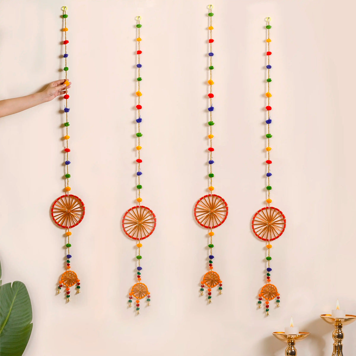 Festive Wheel Door Hanging Set Of 4 Nestasia