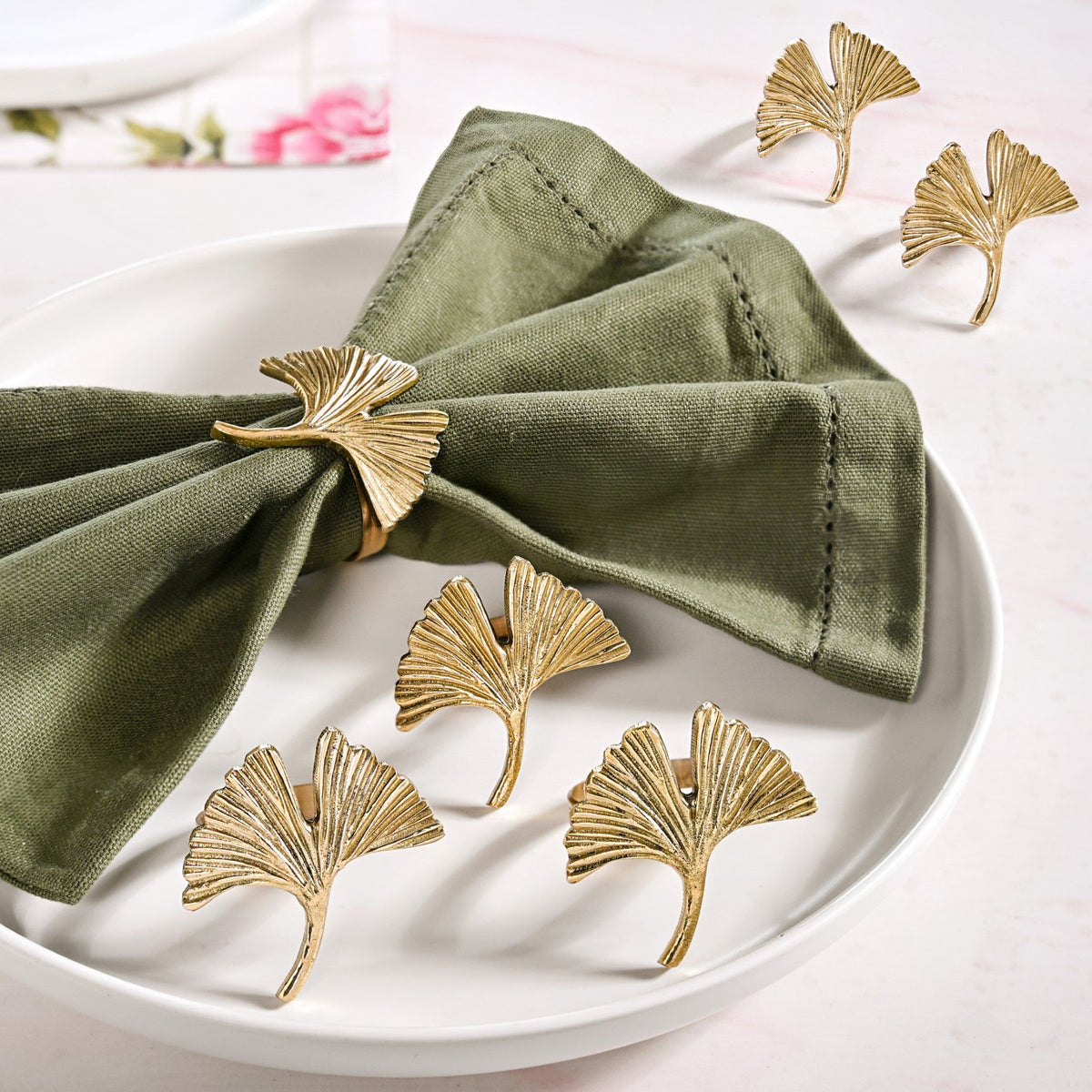 Floral Rouge Table Linen Gift Hamper With Set Of 6 Rings Napkins And Mats Nestasia