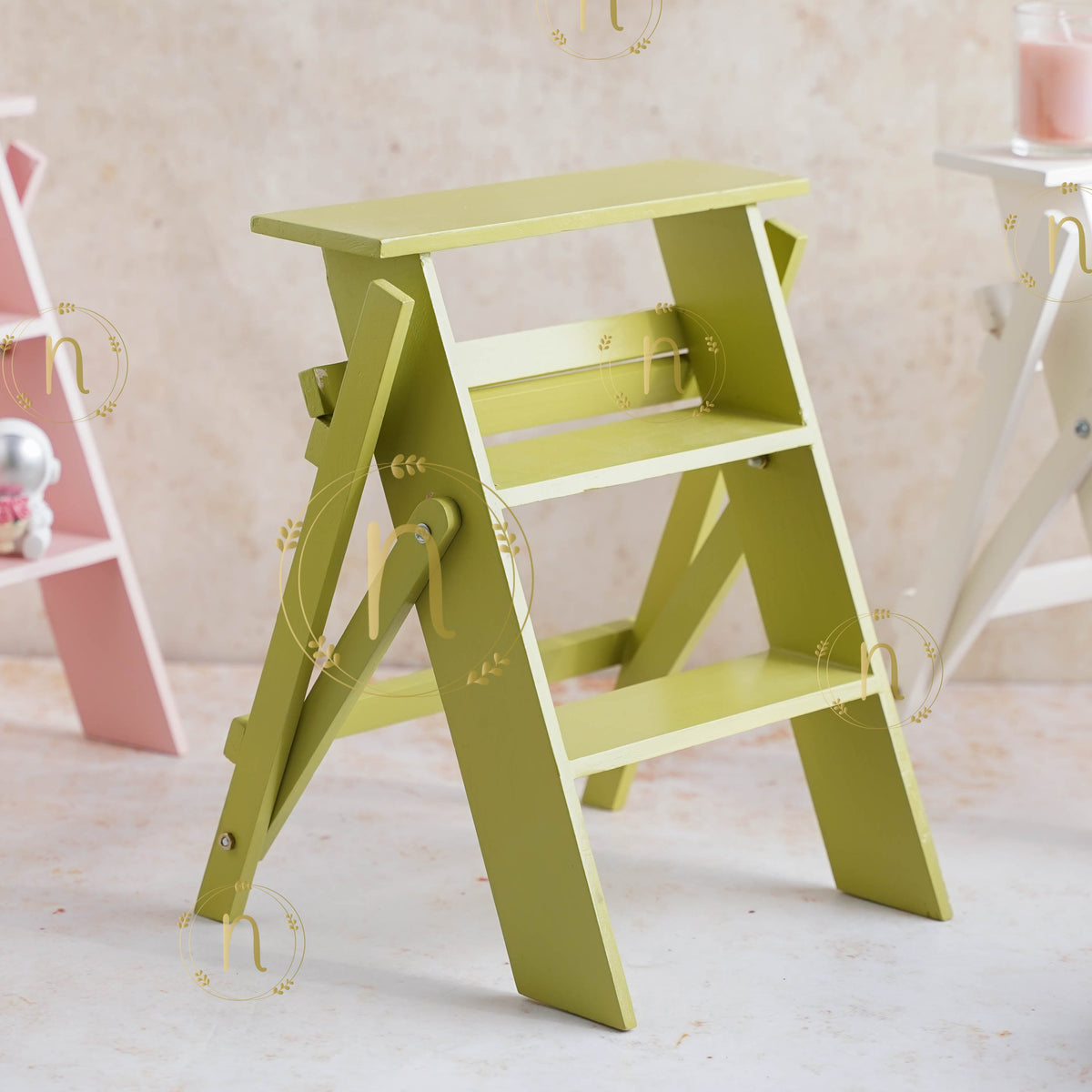 Foldable Stand Nestasia