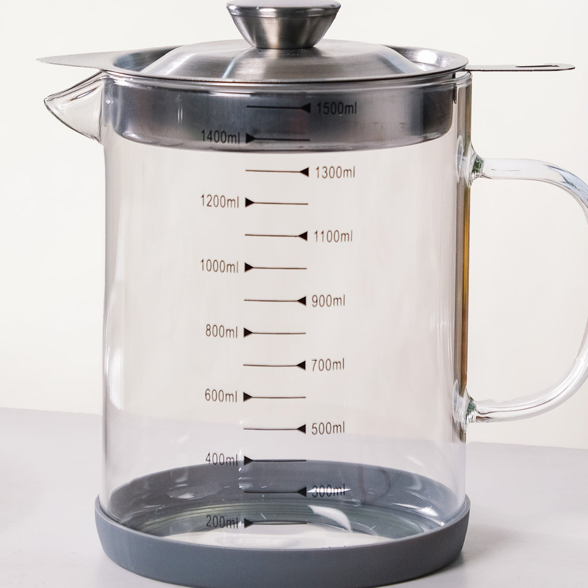 Glass Oil Pot With Strainer 1500ml Nestasia
