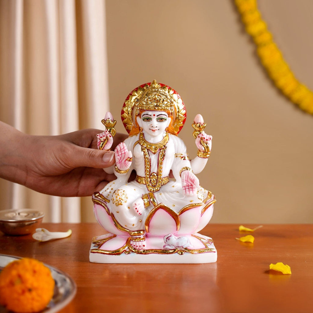 Goddess Laxmi On Lotus Idol 17x12cm Nestasia