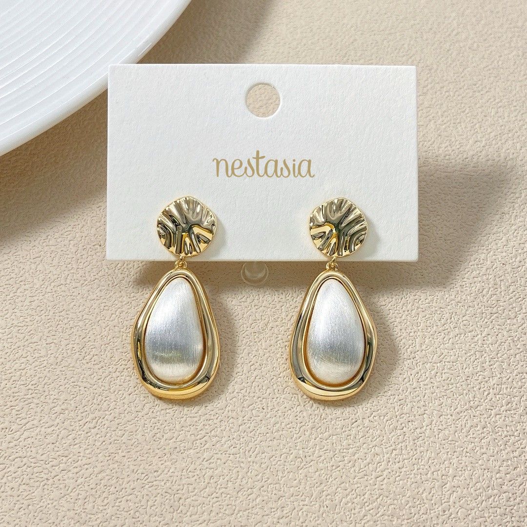 Gold Drizzle Drops Dangler Earrings Nestasia