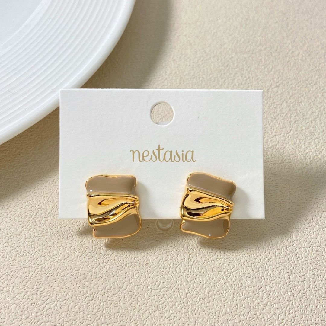 Gold Embossed Studs Beige Nestasia