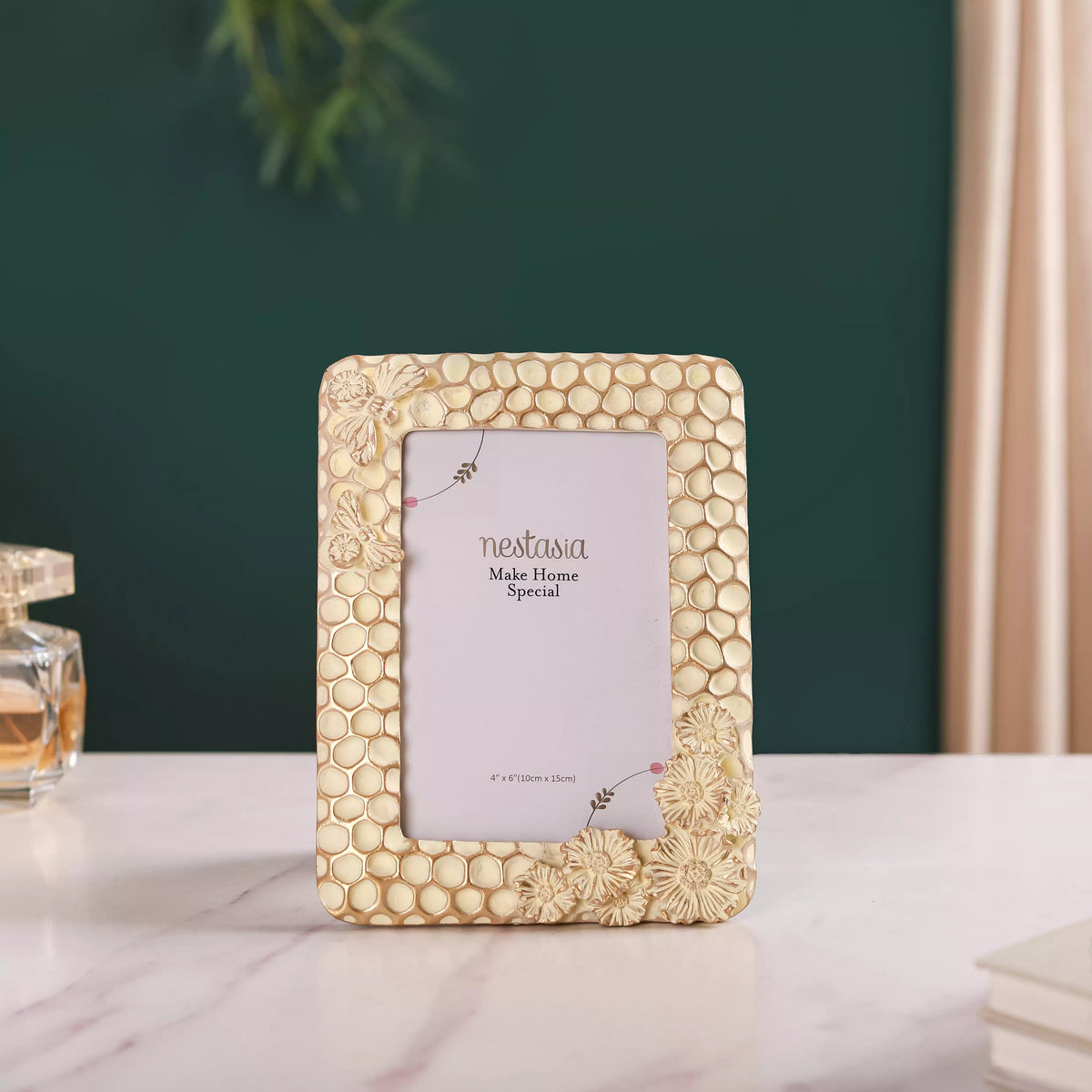 Small Honey Bee Gold Frame 7.5"x6" Nestasia