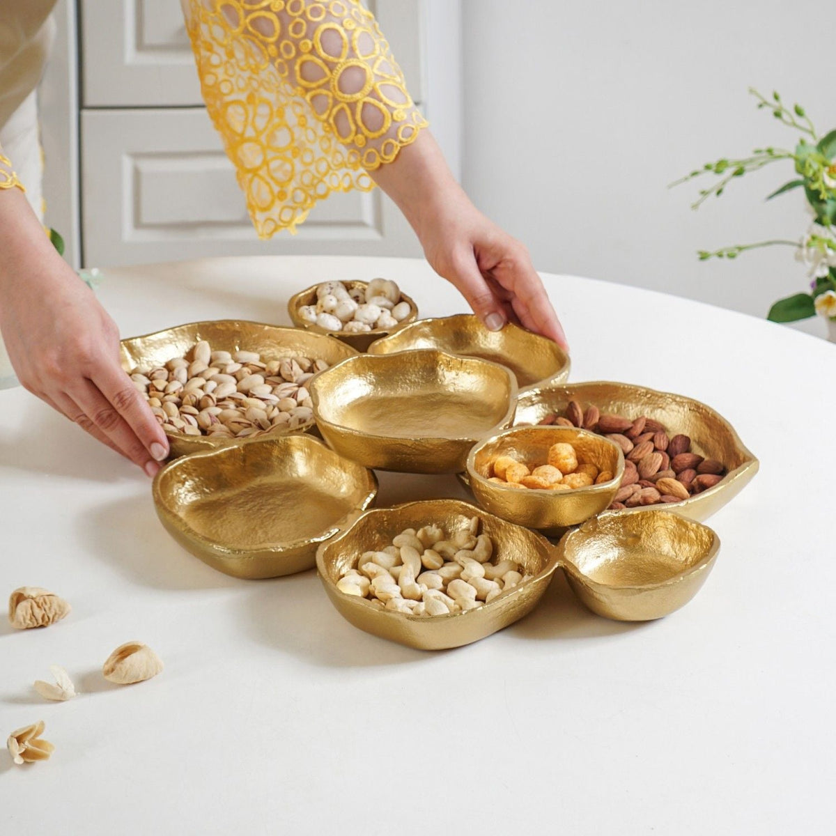 Golden Cluster Tray Large Nestasia