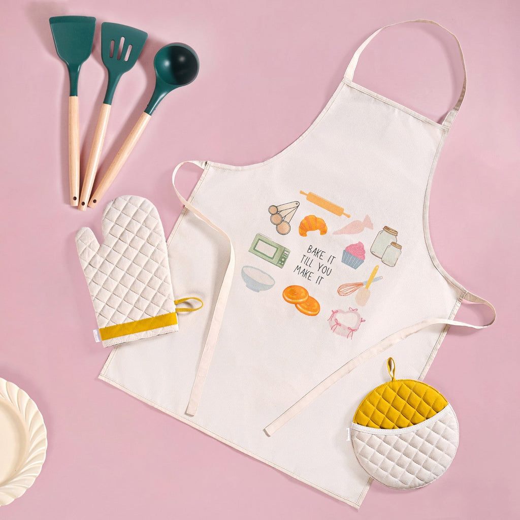 Gourmet Kitchen Gift Hamper With Apron Trivet Mitten And Spatula Nestasia