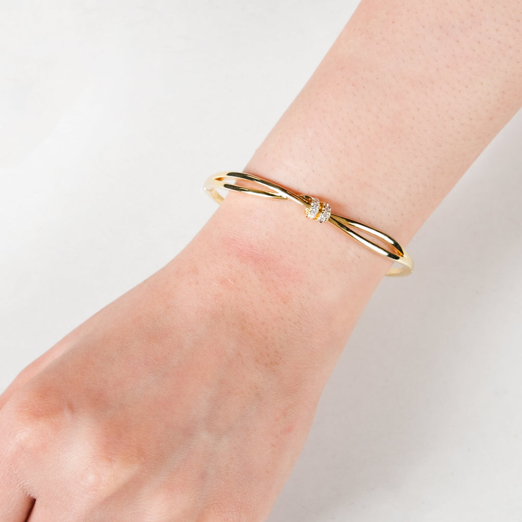 Graceful Knotted Vines Gold Bracelet Nestasia