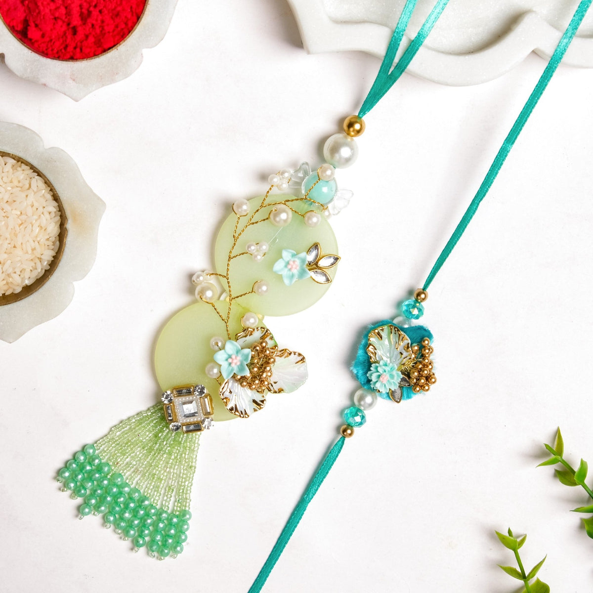 Graceful Green Rakhi Lumba Gift Set Nestasia