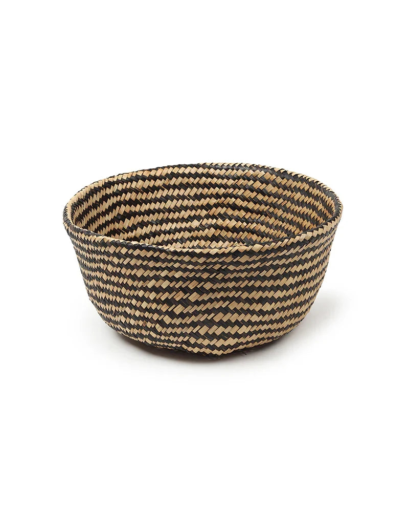 Elegant Belly Planter Basket for Soft, Earthy Interiors