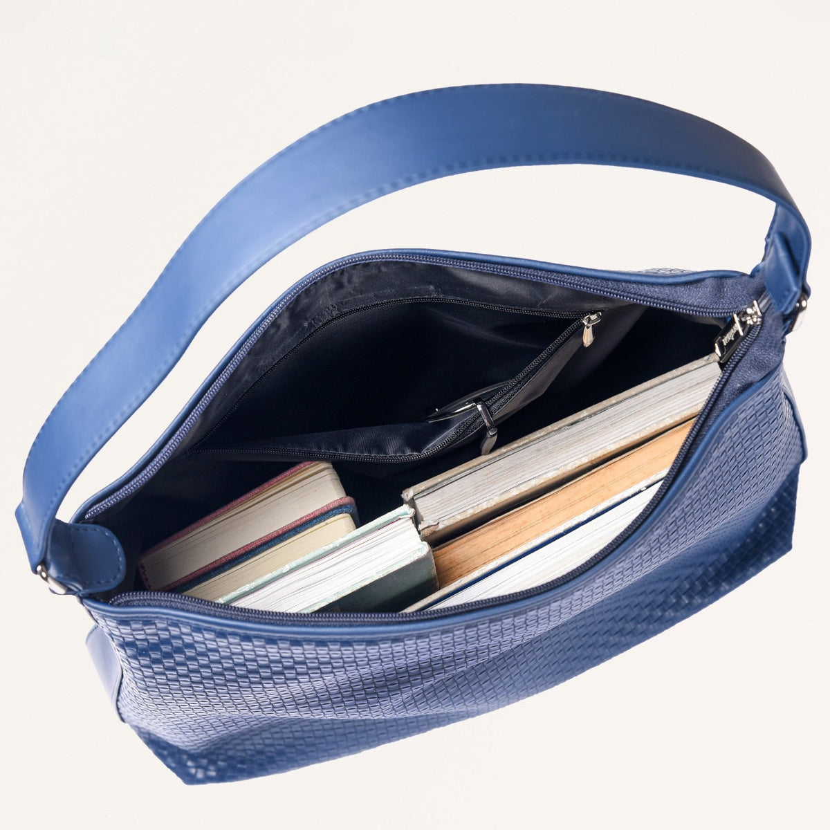 Soi Everyday Hobo Bag Blue Nestasia