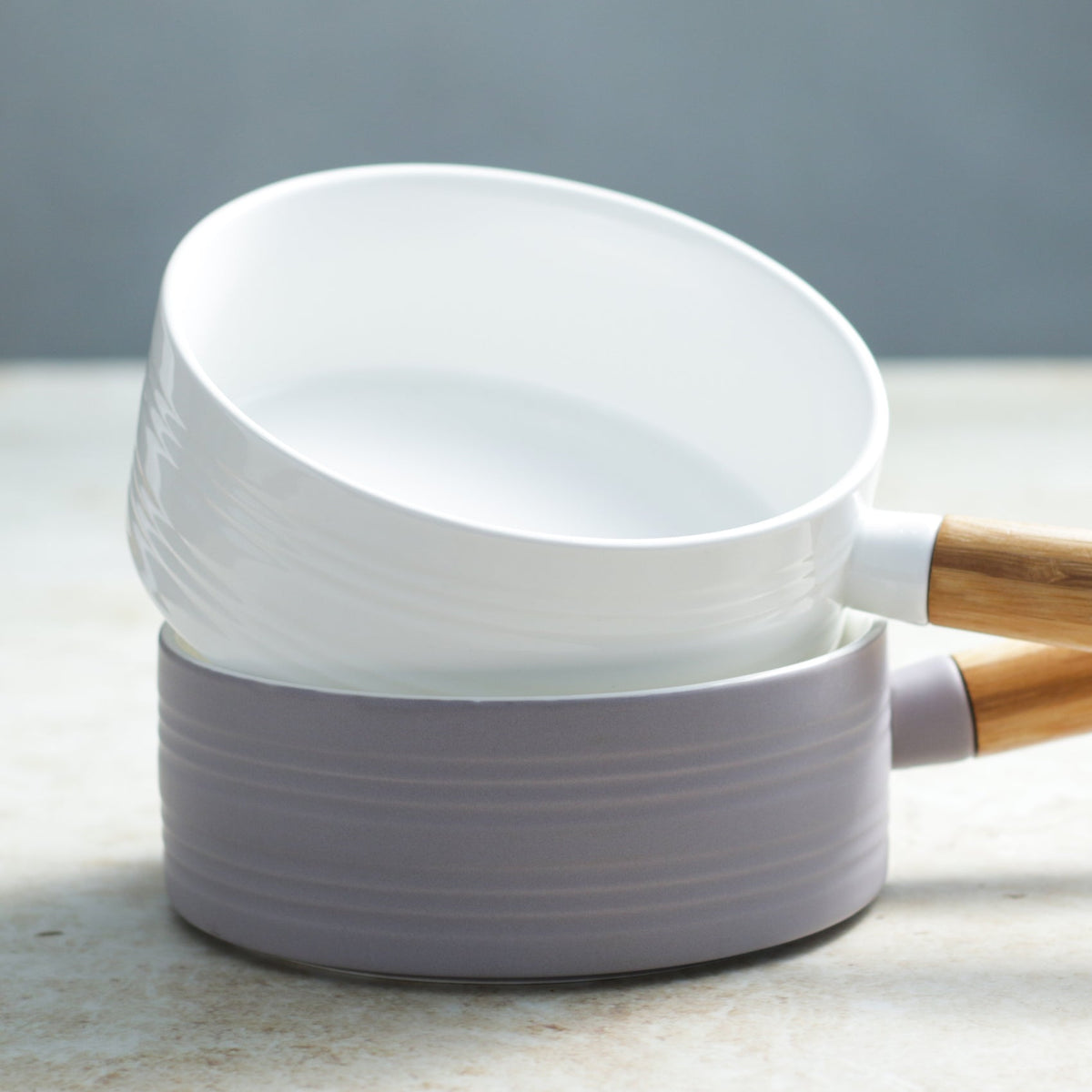 MAGNIFIQUE bowl with bamboo handle - lavender Nestasia