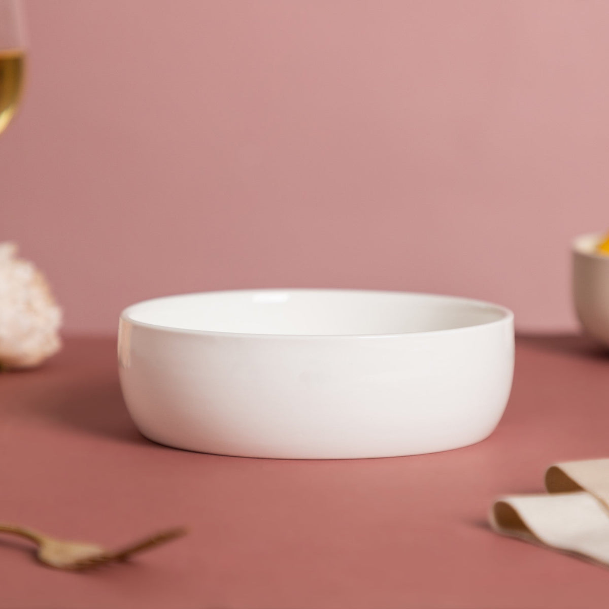 Serena Pearly White Round Serving Bowl 800 ml Nestasia