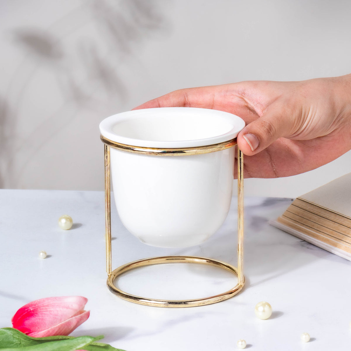 Botanica White Planter with Stand Nestasia