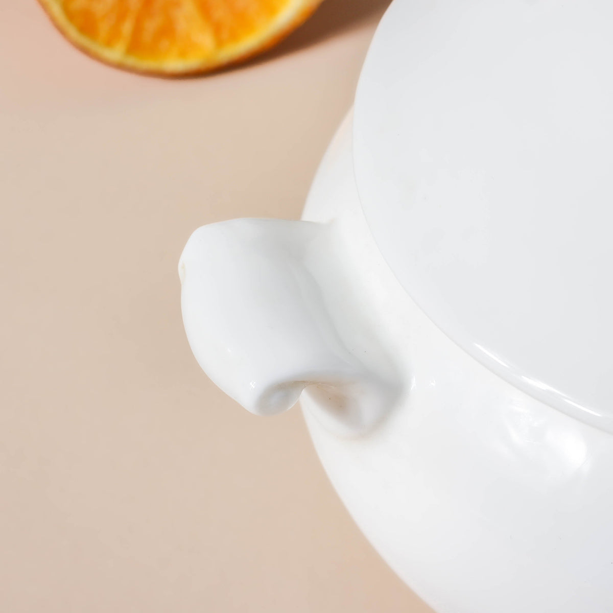 Serena Pearly White Serving Bowl With Lid Large 2.3 L Nestasia