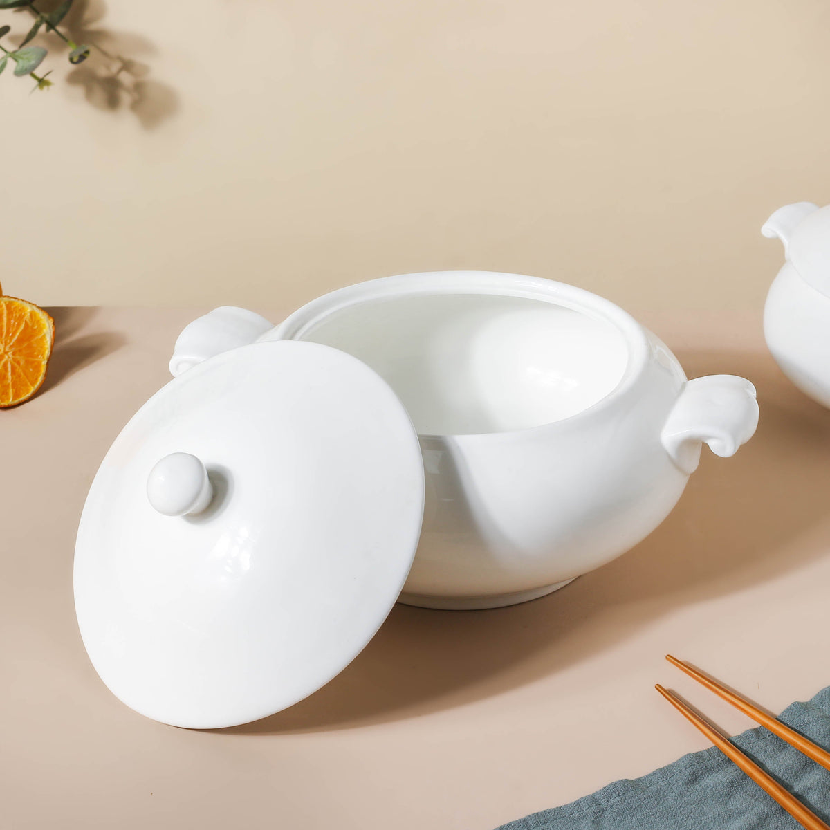 Serena Pearly White Serving Bowl With Lid Large 2.3 L Nestasia