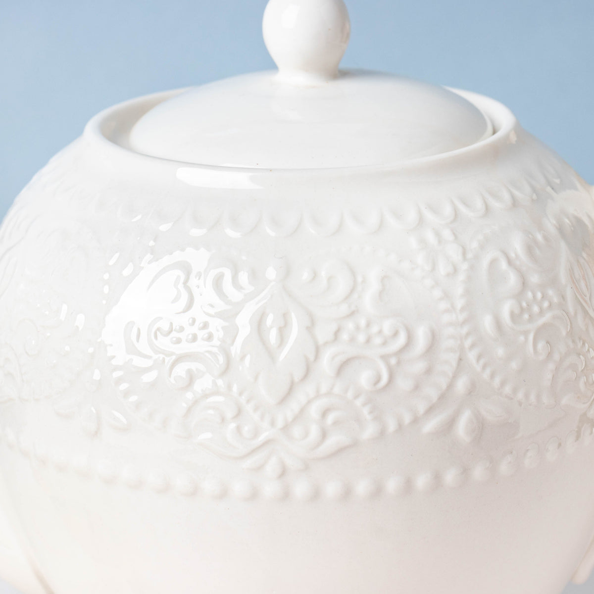 Serena White Truffle Floral Textured Teapot 1000 ml Nestasia