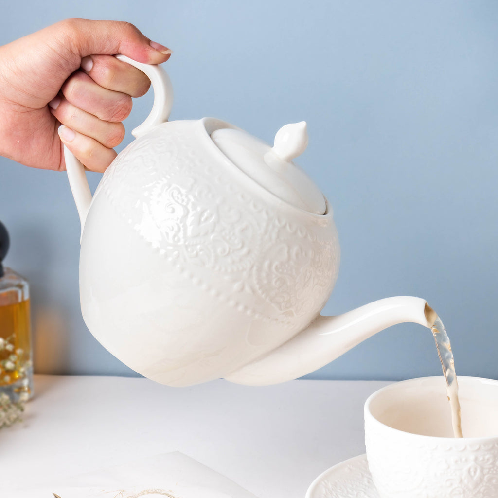 Serena White Truffle Floral Textured Teapot 1000 ml Nestasia