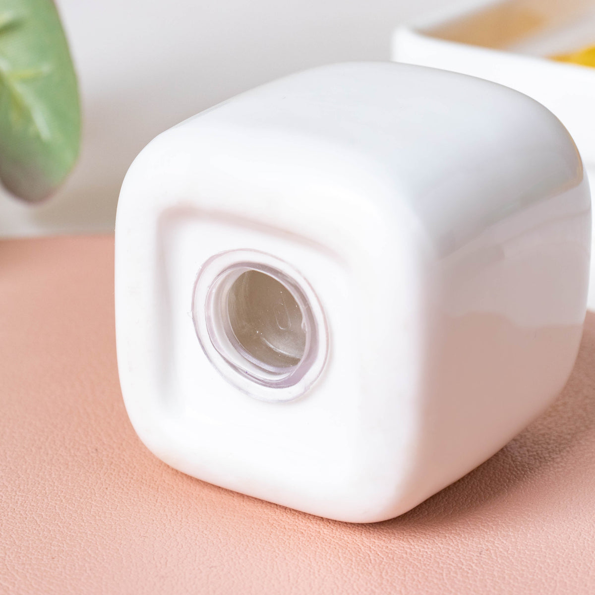 Serena Pearly White Salt And Pepper Shaker Nestasia