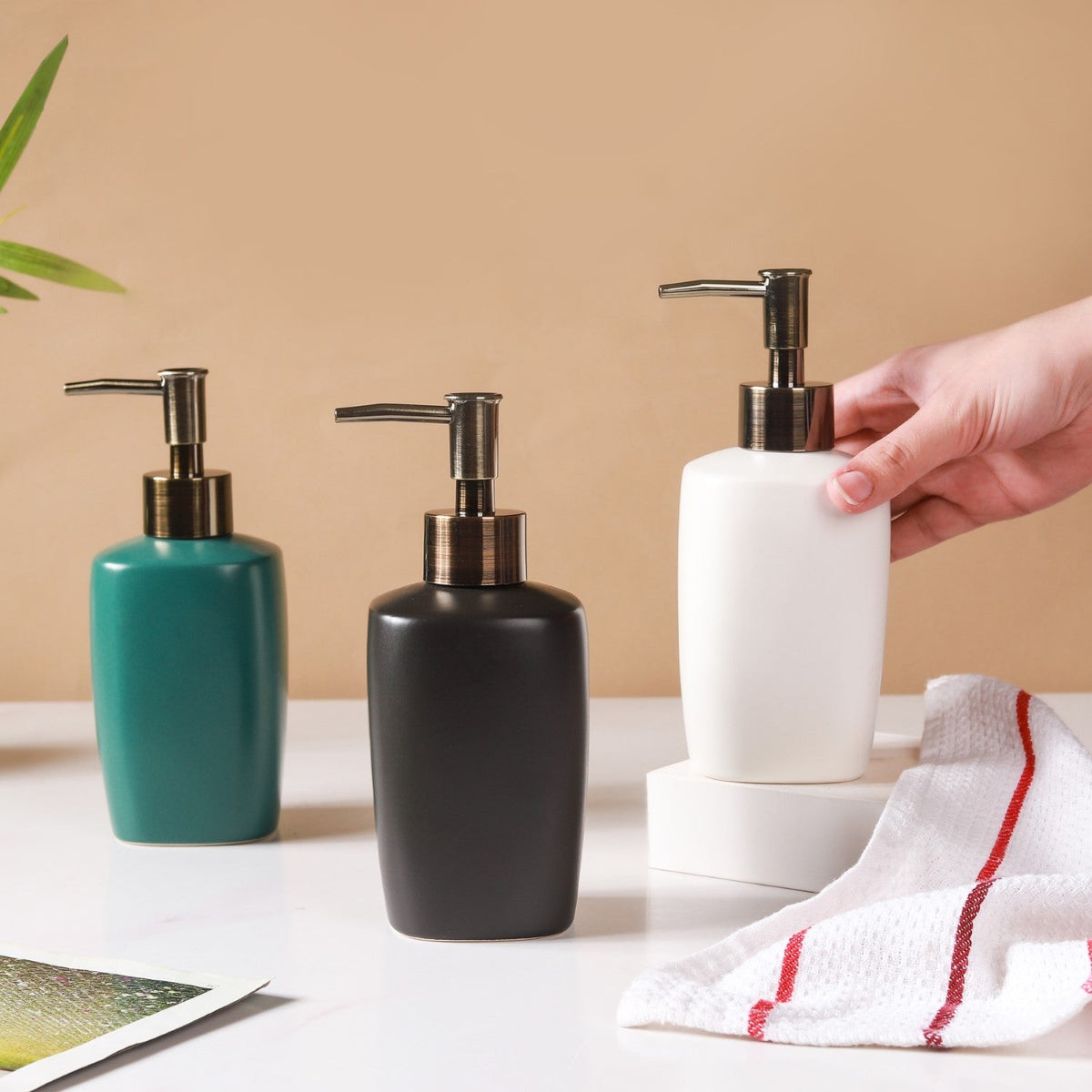 Fancy Pump Bottle Nestasia