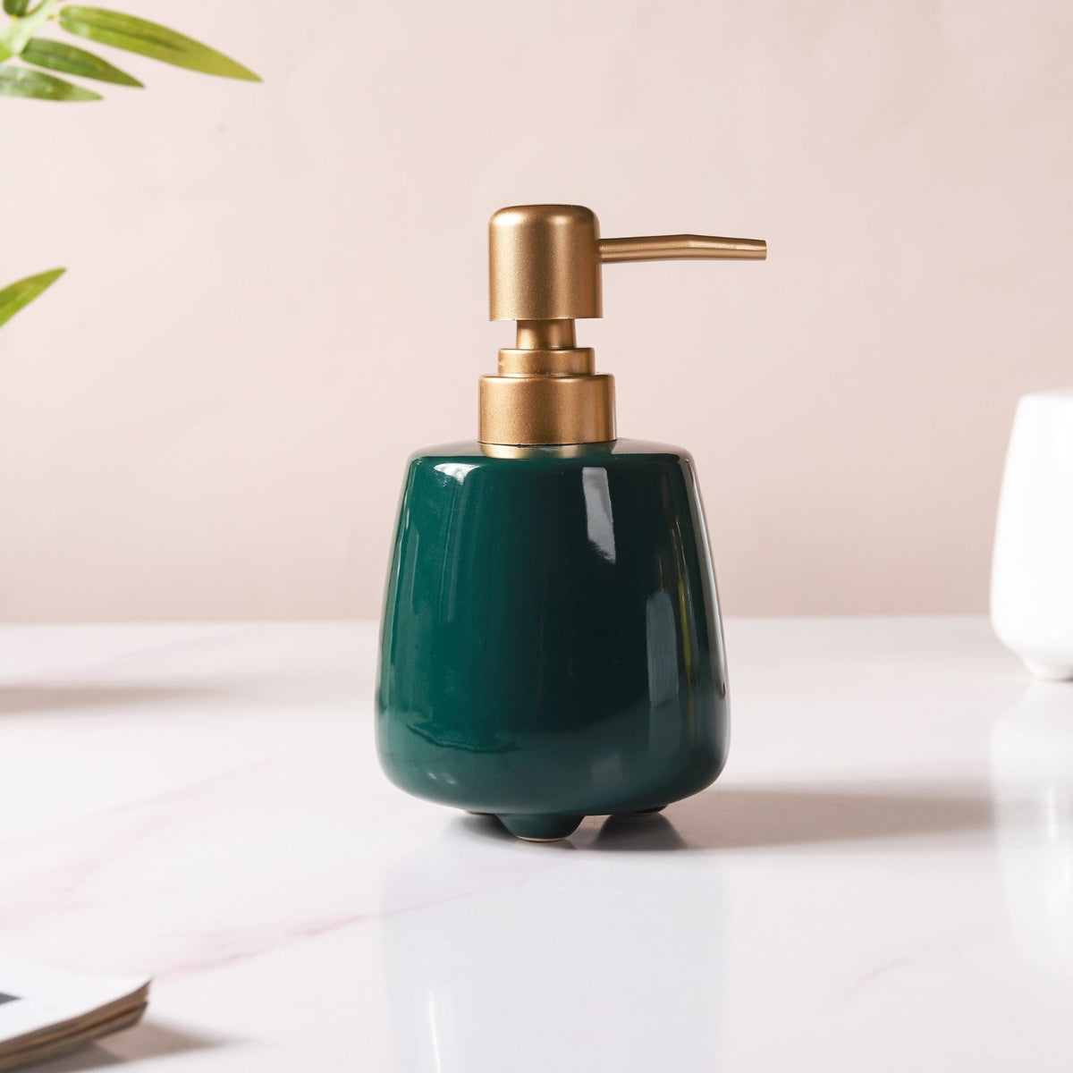 Modern Dispenser Nestasia