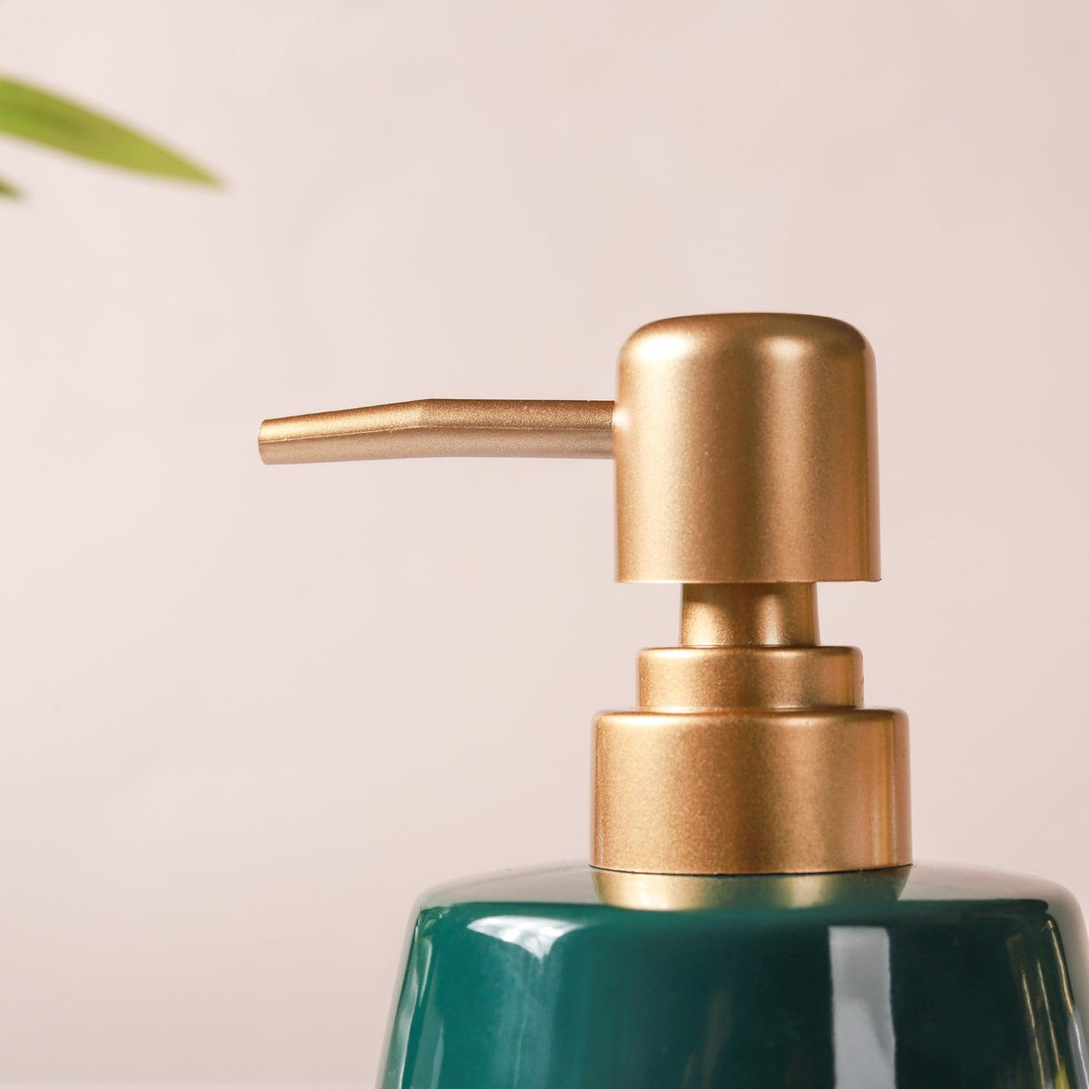 Modern Dispenser Nestasia