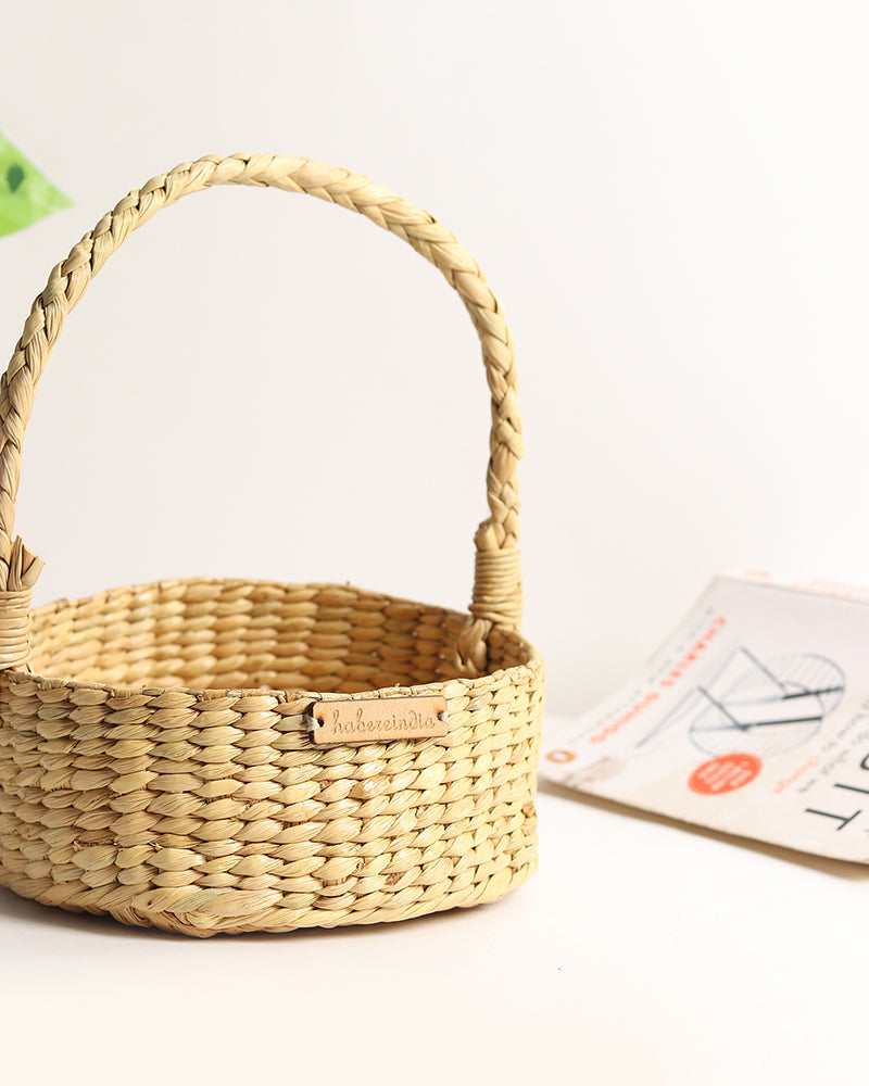Seagrass Round Hamper Basket for Decorative Fruit Display and Gifting