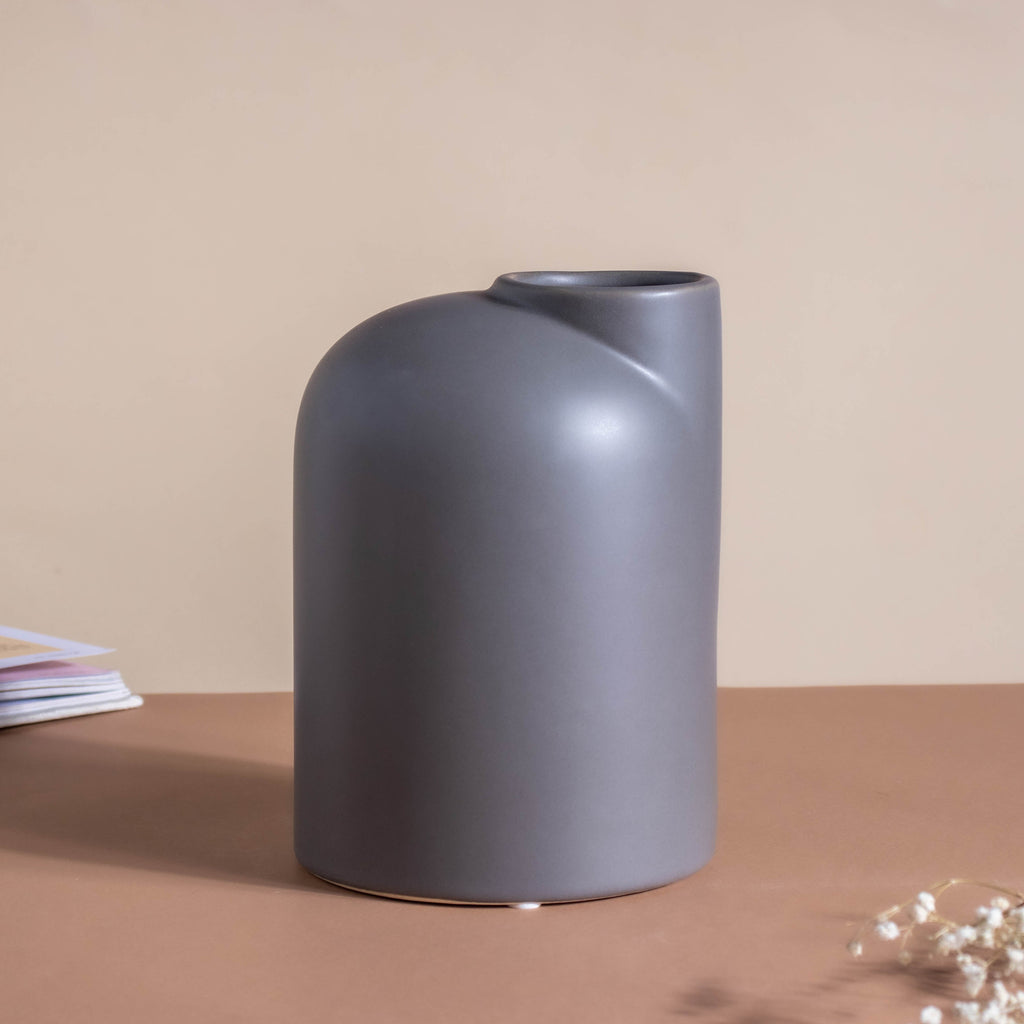 Flugen Grey Ceramic Vase Nestasia