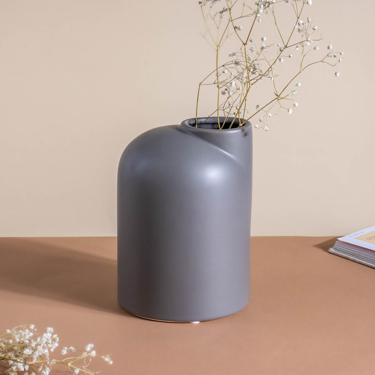 Flugen Grey Ceramic Vase Nestasia