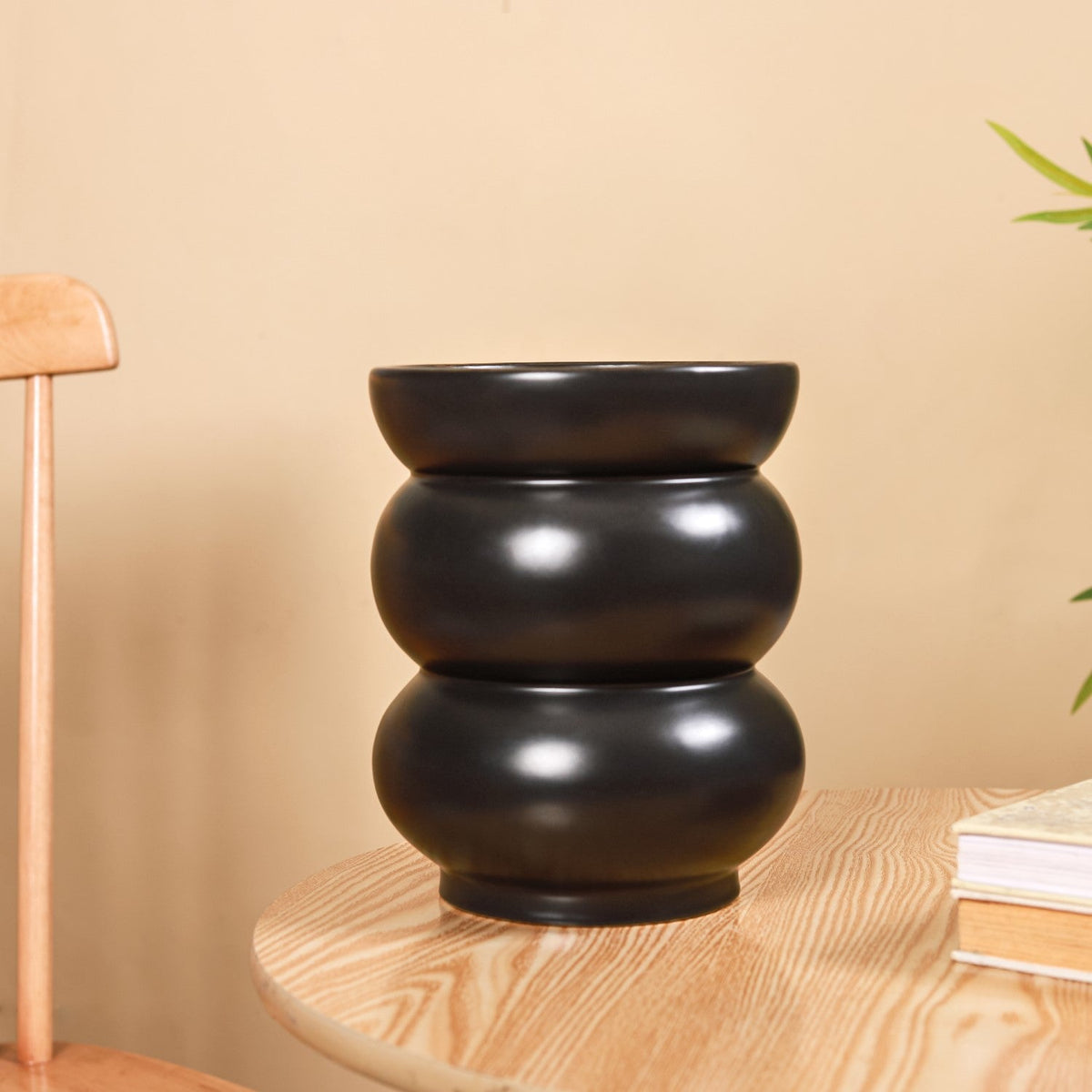 Spiral Vase Nestasia