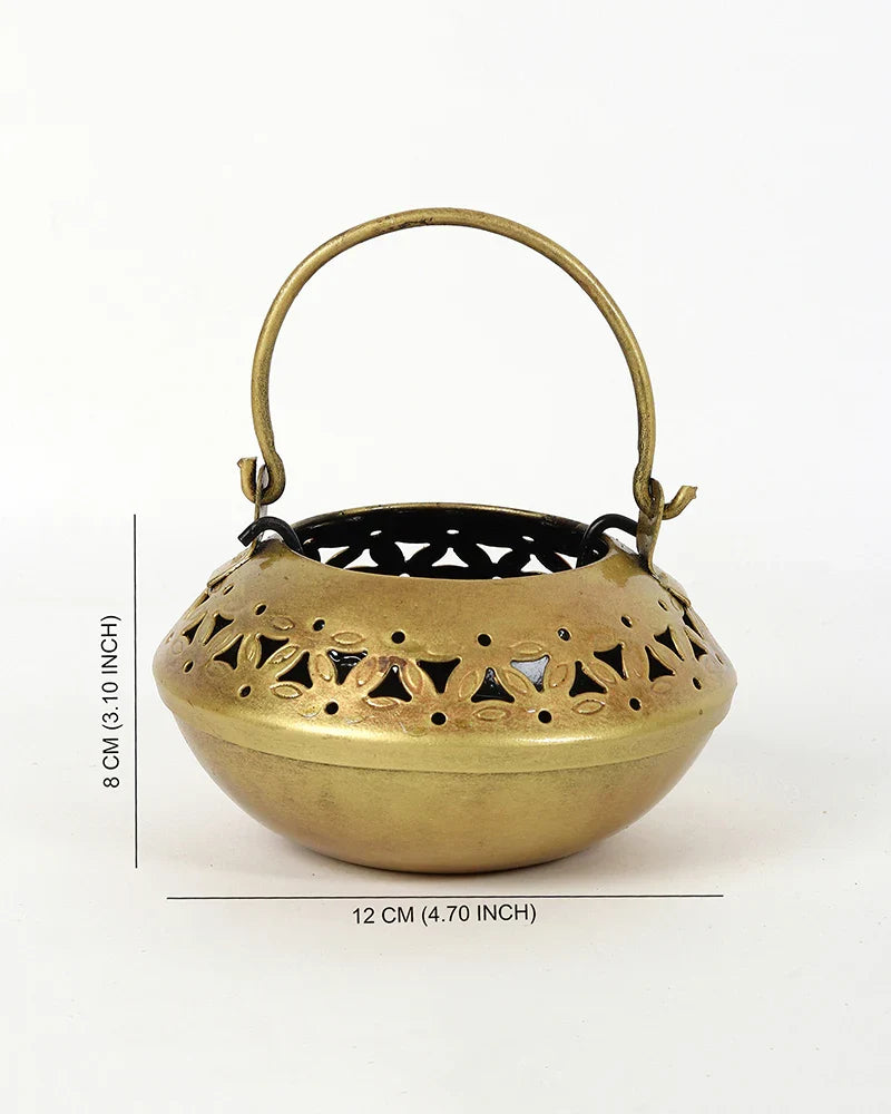 Metal Candle Holder and Tealight Stand for Home Decoration