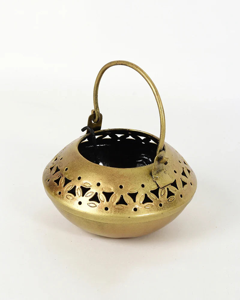 Metal Candle Holder and Tealight Stand for Home Decoration
