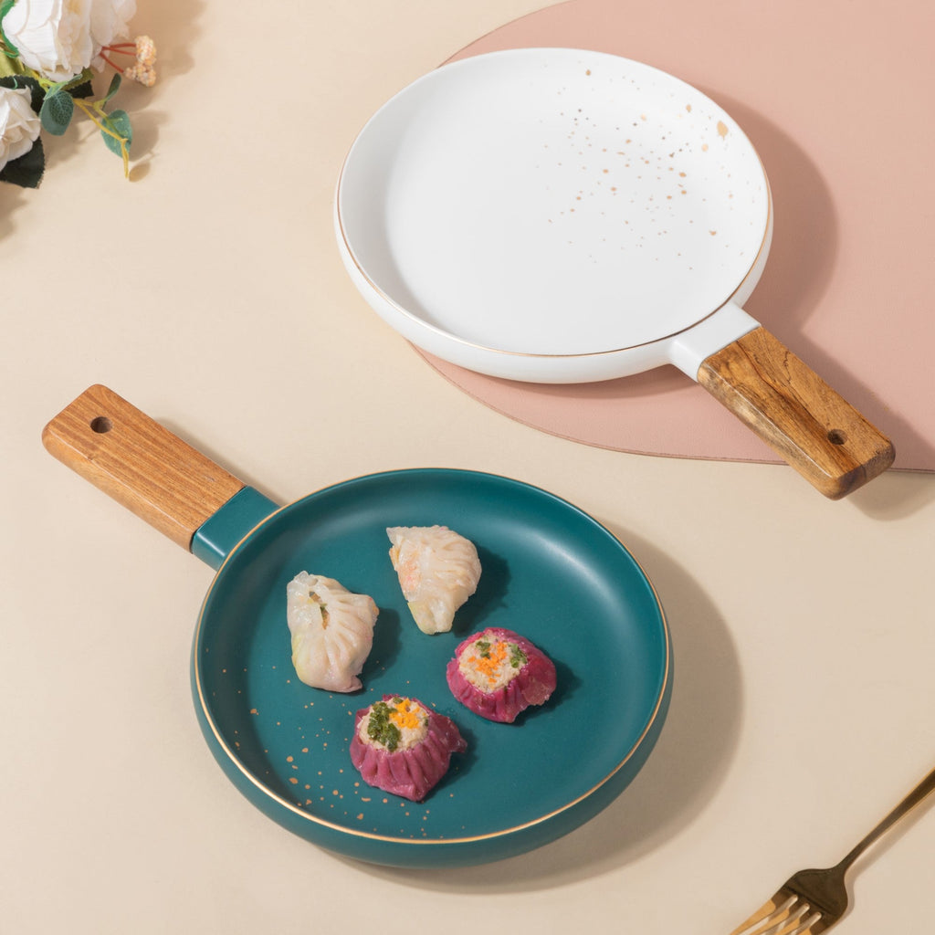 CARA Plate With Wooden Handle Nestasia