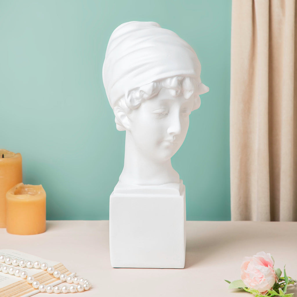 Resin Sculpture Nestasia
