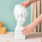 Resin Sculpture Nestasia