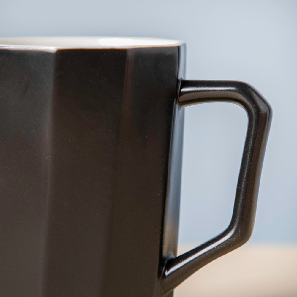 Matt Black Ribbed Mug 350 ml Nestasia
