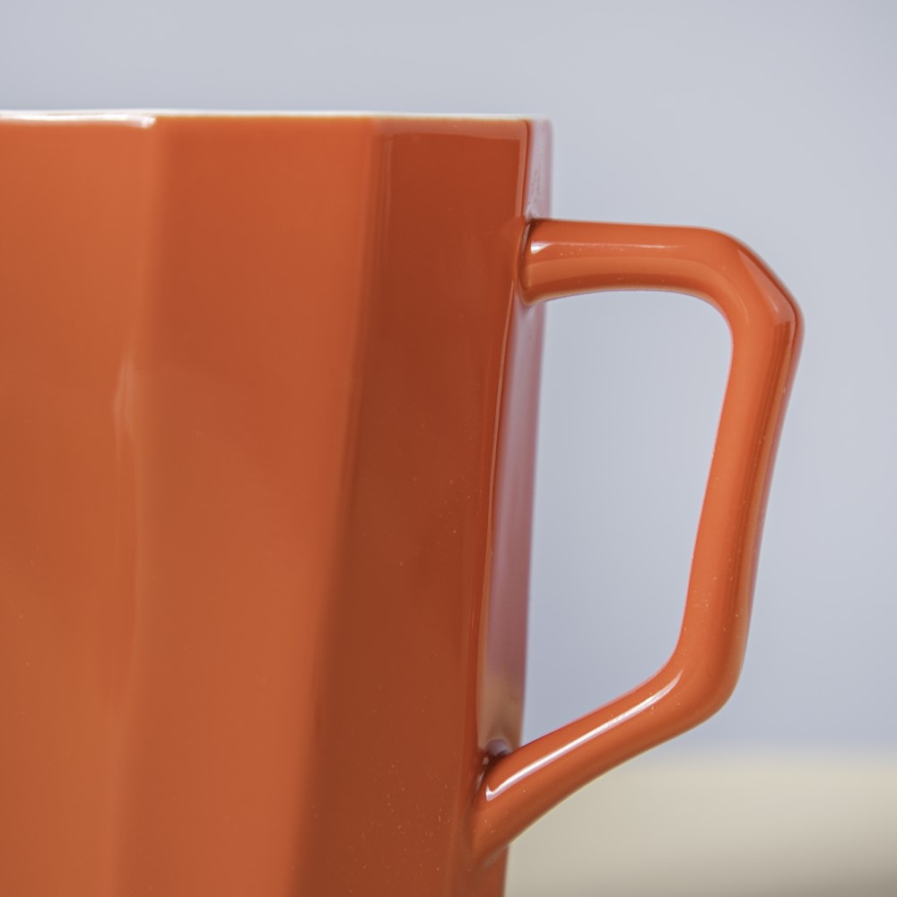 Carmine Red Ribbed Cup 350 ml Nestasia